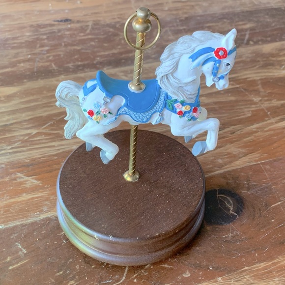 Rare Vintage Schmid White Horse Musical Carousel, Collectible - Picture 1 of 3